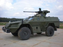 Ну что круто, только он уже мало, чем походит на хамер, большие габариты. Если сравнивать с нашими, то с "Волком", с "Медведем" и "Выстрелом".