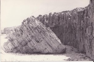 Был я на этом острове 35 лет назад...Сногсшибательно!!!...извините,но цвет только в моей памяти...