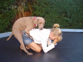 Ксюша со своим верным Баттоном: