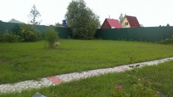 Мне 40 лет,открыл для себя дачу 8 лет назад,когда поняли,что хочется ездить на природу,а особо некуда..Купили 2 совмещенных участка по 6 соток. Половина под газон,другая половина под малину,клубнику,кабачки,помидорки и т.д. Возвели 2-х этажную баньку. Теперь каждую пятницу выезжаем туда и на все выходные! Красота!