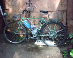 да я знаю (просто вспомнилось что-то))) и точнее даже мокик, мопед это вот