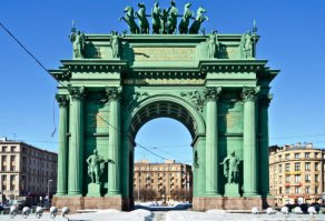 Вдогонку, Нарвские триумфальные ворота в Питере больше похожи на приведенную Московскую триумфальную арку, нежели Парижскую.