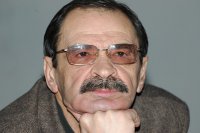 Думаю пел, и вспоминал его