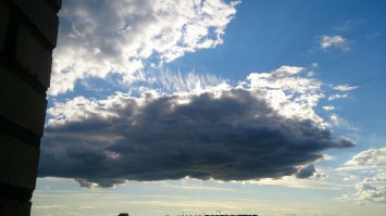 недавно с балкона фоткал. облако испаряется