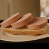 Папа готовит для детей креативные обеды в школу