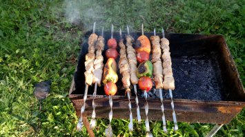 Коньяк – спрятал – дети рядом :)