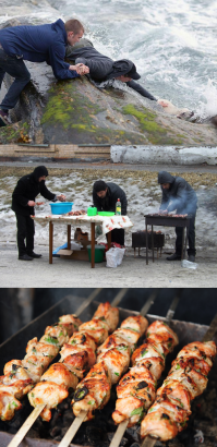 Добрые люди спасают животных, попавших в беду
