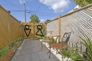 Тута всё... И душ тоже, когда дождь идёт