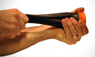 "Рогатка из патрона от лампочки и воздушного шарика"
Вы что школу прогуливаете а ну марш на урок.

Хлопушка это называется и делать надо не из шарика а из напальчника или пальца резиновой перчатки. И брать лушче не патрон а горлышко пластиковой бутылки!!!