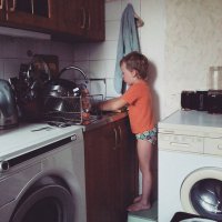Мой мне помогает. Сам желание выказывает и вперед. Хотя и то, что на фото, тоже бывает =) Не без этого