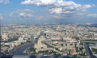 вот классная смотровая площадка (крыша самого высокого здания в Европе - Башня Федерация, Москва-Сити, 96й этаж):
1 фото - крыша Башни Меркурий
2 фото - вертолетная площадка винтовой башни
3 фото - видно Кремль
4 фото - справа Парк Победы, стела, музей и т.д.