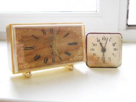 теперь у всех будильники в телефонах)