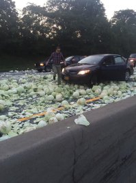 Это ж продавец капусты )))