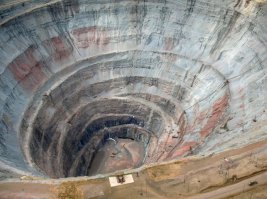 Это надо выгребную яму размером с кимберлитовую трубку.