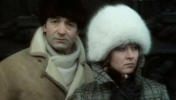 Очень люблю фильм "Дневной поезд" с Гафтом и Тереховой. В нём поднимается извечный вопрос: почему симпатичные, умные, хорошие люди очень часто одиноки и не могут найти общего языка друг с другом.