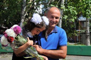 А вот еще. Спецназовец, который вынес ту малышку, встретился с ней спустя 11 лет. Я вот ни разу не религиозен, но полагаю, что при виде таких парней, святые начинают комплексовать.