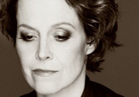 Ну согласитесь, тоже внешность не совсем по общепринятым канонам, но какая харизма.