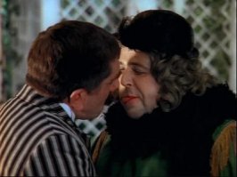 Блин, талантливый человек, который показал, что может перевоплатиться В КОГО УГОДНО! Вы сами-то ничем не страдаете, если везде вам <span style='color:gray'>[мат]</span> мерещутся? Это, я так понимаю, тоже пример гомосятины?