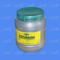 У автора не было велосипеда, я ребёнком ездил с пацанами в парк на чёртово колесо что бы взять с него немного солидола, для того что бы смазать цепь на велике..
Солидол это смазка, Карл! смазка..