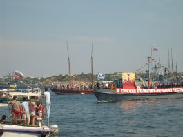 Смотрел старые фото, Севастополь день ВМФ 2009 год, Влаги на яхте! Сейчас кажется из области фантастики!!!!