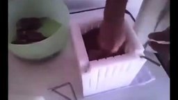 да уже давно есть приспособы. но только для маленьких, но раз такой конвейер то думаю и для этого тоже сдалают