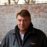 херь... Алексей Кочемасов, в сети "letchikleha"
Ещем по его в поисковике и наслаждаемся фотками, коих у него дох... Многие взял себе на обои со сменой через пару минут и на втором мониторе просто фотки показываются.