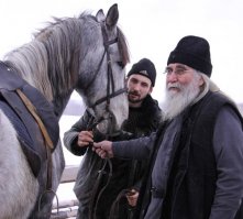 Хочу поддержать тех комментаторов, кто не считает, что все служители РПЦ жадные до денег коммерсанты. У нас недалеко от дачи есть посёлки с маленькими деревянными церквушками. Местные (обычно многодетные) батюшки если не в церкви служат, то копаются в огороде, или починяют что-то у себя в хозяйстве. Ездят на драных жигулях. Видимо, это те, кто не сумел "заслужить" распределение в богатый приход. Я стараюсь если и жертвовать немного, то именно в такие непафосные, областные церквушки. В больших городах церковь - источник дохода. В деревнях и посёлках батюшка зачастую и врач, и психолог, и учитель и работодатель.