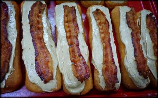 Эклеры с беконом?