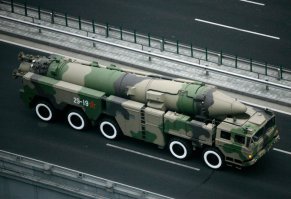 Засекреченная до недавнего парада разработка Китайцев что-то напоминает...