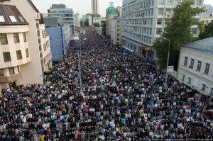 Москва с ее 1.5 миллиона мусульман является самым крупным исламским центром в Европе. Как-то так.