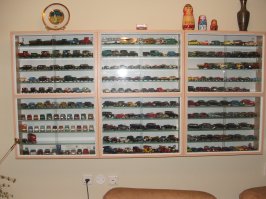 Собираю 1:43 в течение 43 лет. Среди них-практически все =номерные= саратовские легковые.