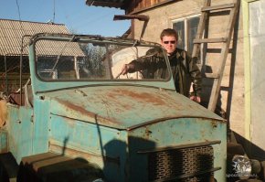 Ну самоделка моего деда жива еще. Где то конца 70-х выпуска если можно так выразиться.