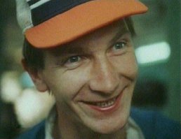 Мне Бычков сразу запомнился в киноальманахе "Исключения без правил" новелла "Экскурсант"(1986) особенно классный момент, когда со своим начальником встретился под видом иностранца и включил "дуру" про "день здоровья"...