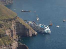5 апреля 2007 года натолкнулось и село на риф вулканического происхождения в кальдере острова Санторини. Пассажиры судна (более 1100 человек) были эвакуированы, за исключением двух человек, французов, дочери и отца, считающихся пропавшими без вести. 6 апреля судно затонуло на глубине 200м.