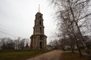 В г. Веневе такая же колокольня а вот сам храм не сохранился.