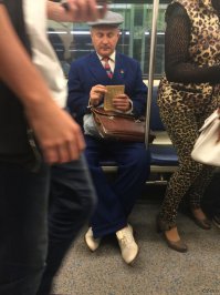 странно, тетка в экипировке леопарда всем нра?