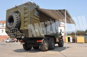 Вот это я понимаю автодом!уехал куда нибудь в глубинку леса,и тишина...не одна машина не пройдёт там,где пройдёт наш УРАЛ!