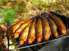 В этом августе довелось посетить Байкал. Омуль копченный очень пришелся. Сама я с Волги и жареный сазан-любимая рыба.