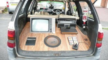 А тут всё ещё играют на ZX Spectrum??? 
:)