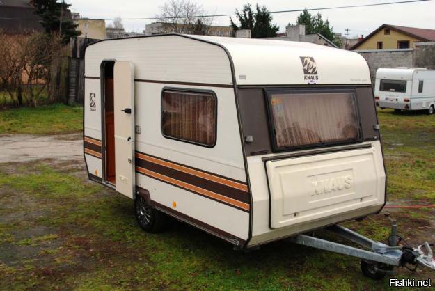 Проще купить фургон для кемпинга и прицепить к фуре, и воде как дешевле получится, чем покупать такой тягач с баней. Хотя мот я чего не понимаю в этом.