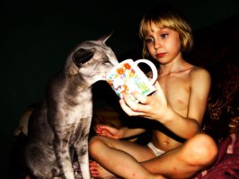 Позвольте поделиться. Эти фото с одного из "кошачьих". Нравится.