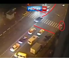 Так этот дебил ещё и на красный всех объехал !