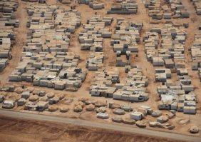 Лагерь для беженцев в Турции...Почти на миллион человек.