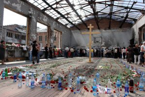 Легендами и байками человека напугать сложно. Страшно там где горе действительно "окутало" местность