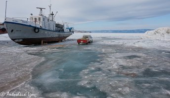 Фото мужа моей сестры. Байкал в марте.