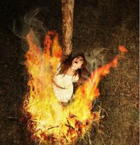 жечь ведьму.