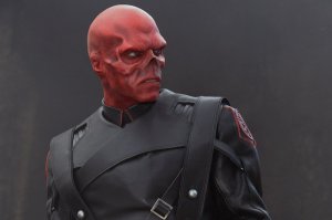 Странный миллионер Дэниель Норрис  