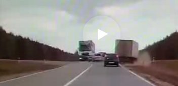 не заметил, т.к. никто там спереди не совершал маневров. как ехал, так и уехал. Столкновение на встречке произошло в аккурат на примыкании, следовательно торможение у всех было до. А тот, что вы разглядели, траектории не менял и стопарей его не видно. Максимум - это учитель сраный (опять же, стопарей не видно) но этого мы знать не можем, а наличие поворота наталкивает на мысль о желании маневра со стороны форда. 

Вот момент выезда на встречку. Там передфордом идущий только в фуру мог совершить поворот, либо газануть и дрифтом перед носом у фуры вписаться в поворот.