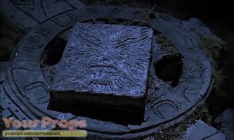Жуткие книги с переплётами из человеческой кожи