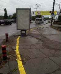 Это неправильные велодорожки. Вот в Кишиневе правильные велодорожки сделали - быстро и дорого :)  почти как в Европе.